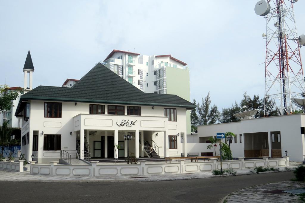 Coral Queen Inn Hulhumale Exterior photo