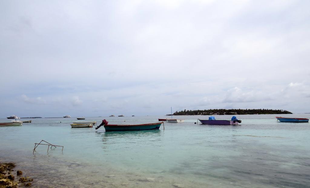 Coral Queen Inn Hulhumale Exterior photo