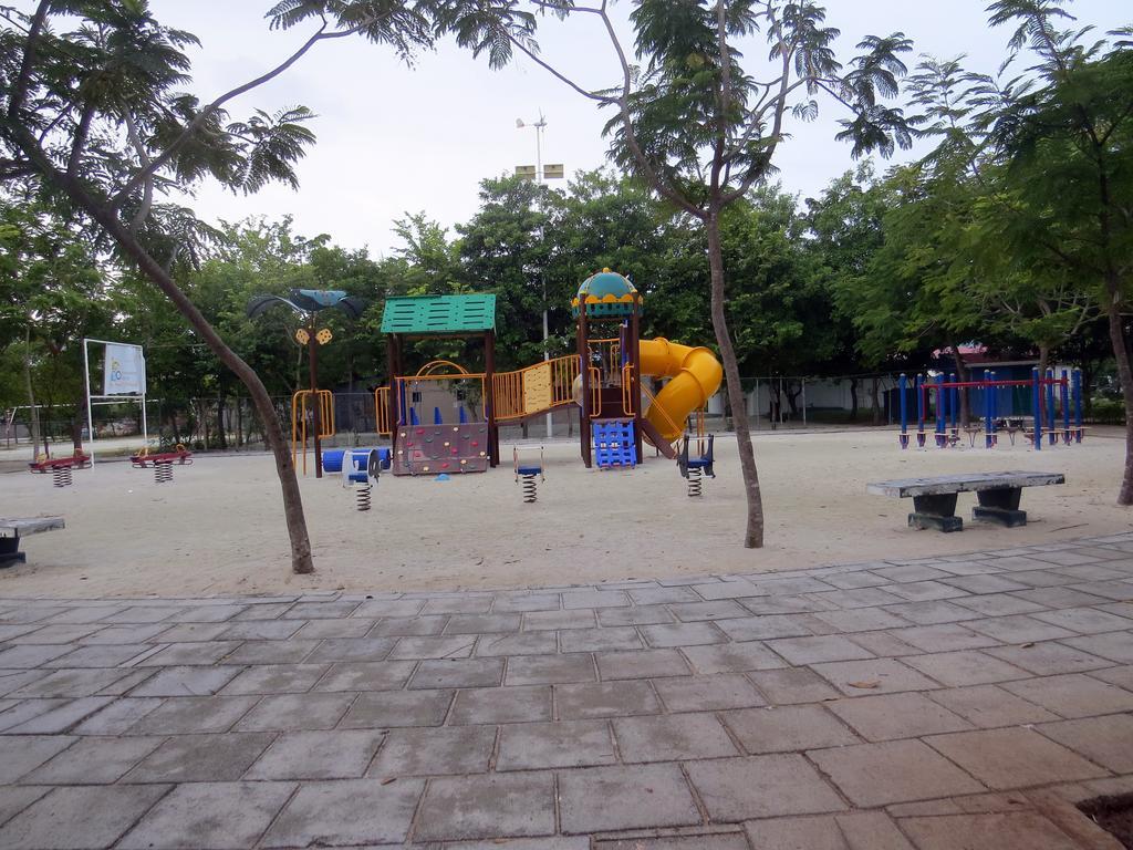 Coral Queen Inn Hulhumale Exterior photo