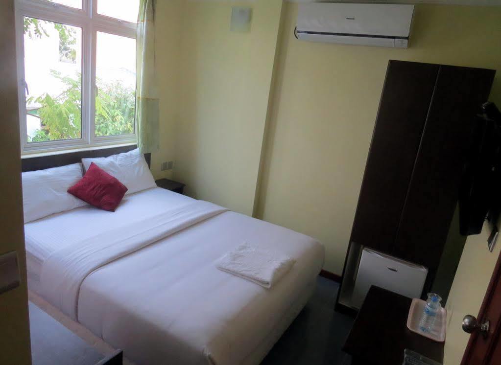 Coral Queen Inn Hulhumale Exterior photo