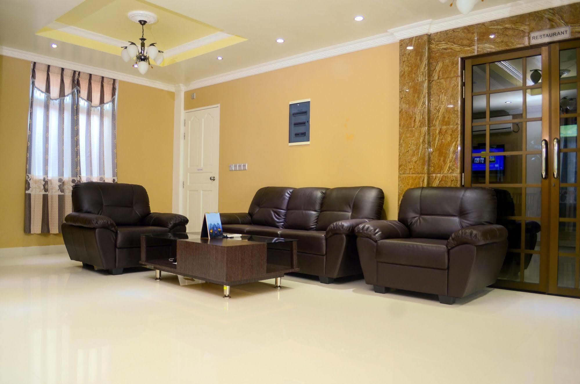 Coral Queen Inn Hulhumale Exterior photo