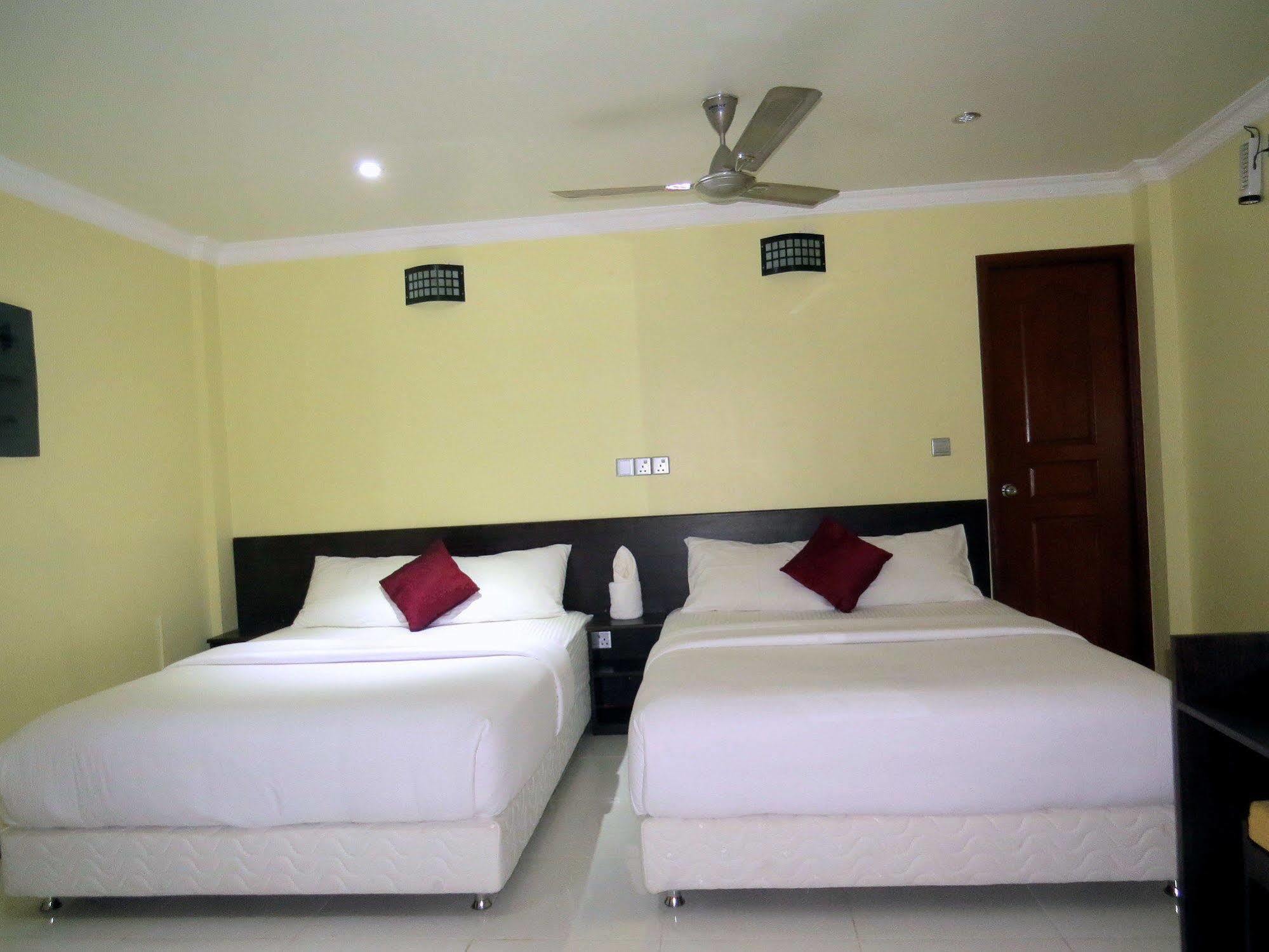 Coral Queen Inn Hulhumale Exterior photo